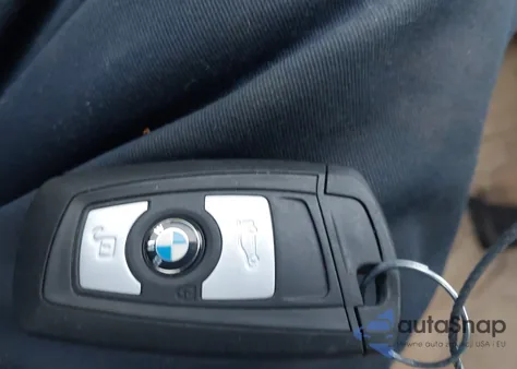 2013 BMW 328I xDrive z USA, uszkodzony, nr VIN WBA3B5C54DF592045